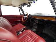 The Classic Motor Company - 1970 Alfa Romeo Giulia GT 1300 Junior AR1250682 - Studio